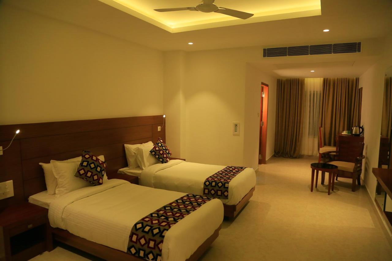 Hotel Victoria International Kattappana Eksteriør bilde