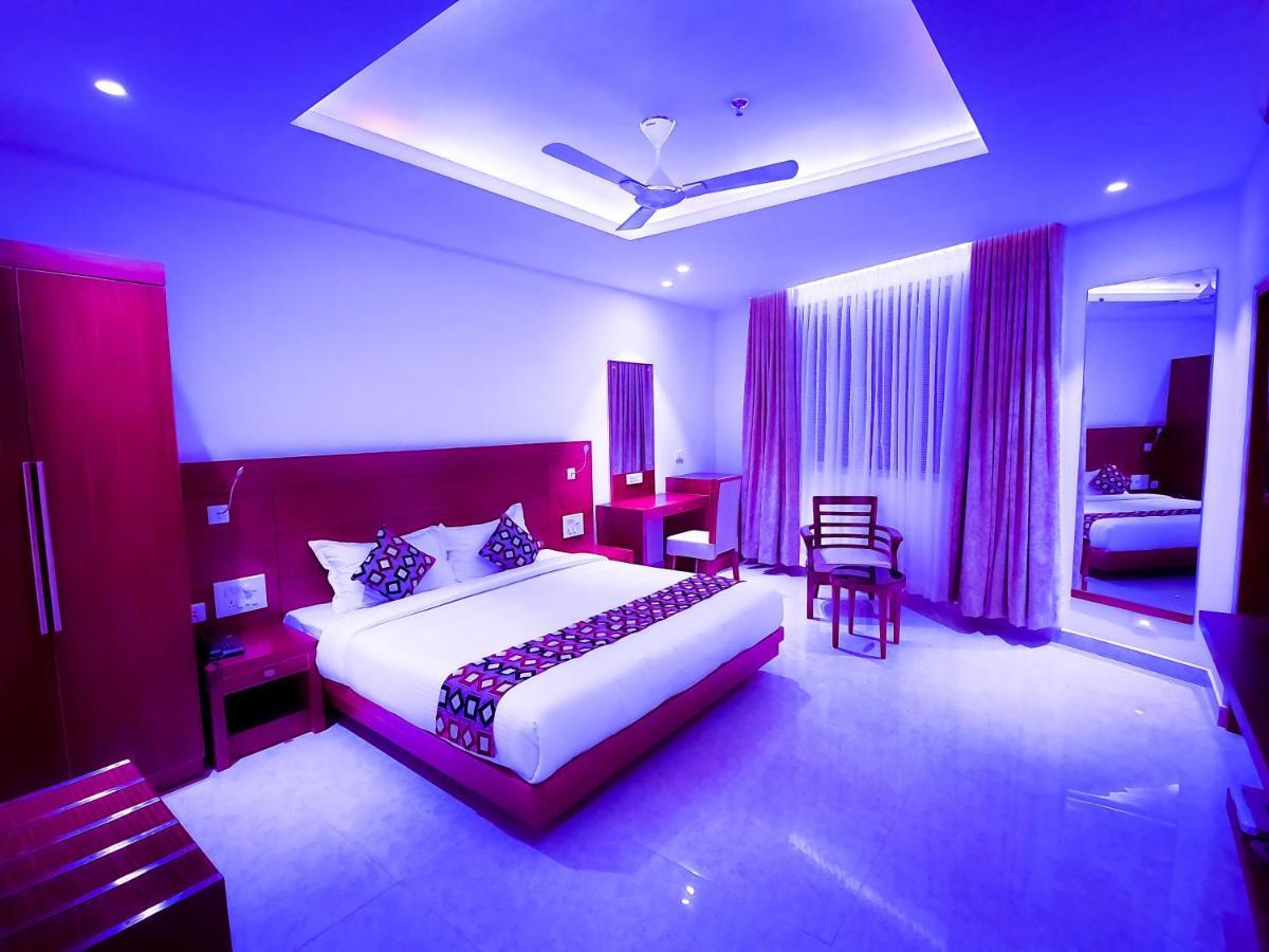 Hotel Victoria International Kattappana Eksteriør bilde